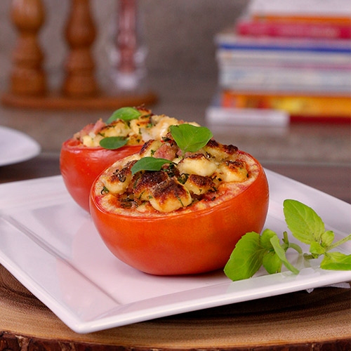 Tomates recheados com queijo