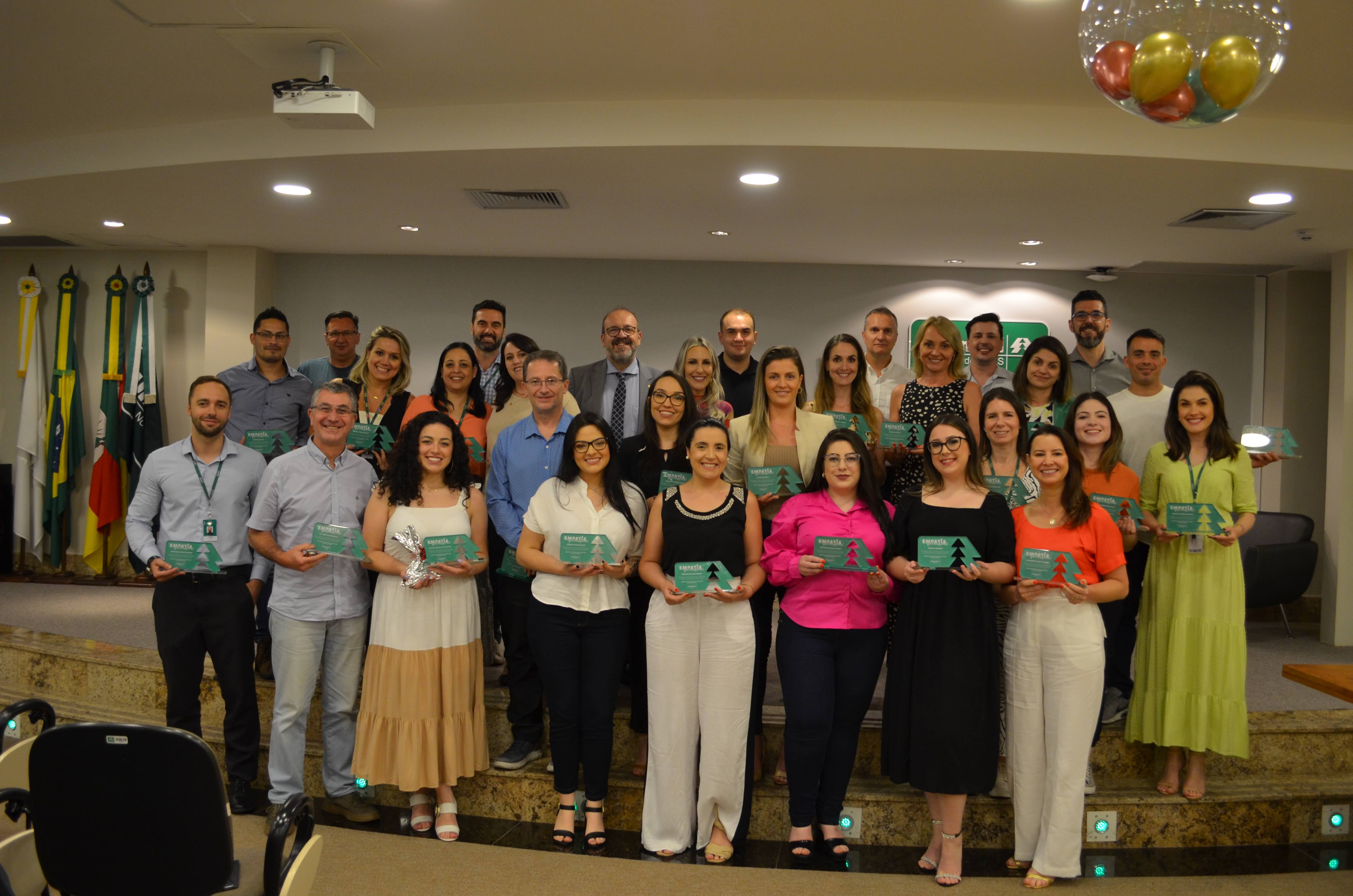 Empatia que Transforma: Unimed Nordeste-RS homenageia equipe que participou da campanha de atendimento à Santa Tereza