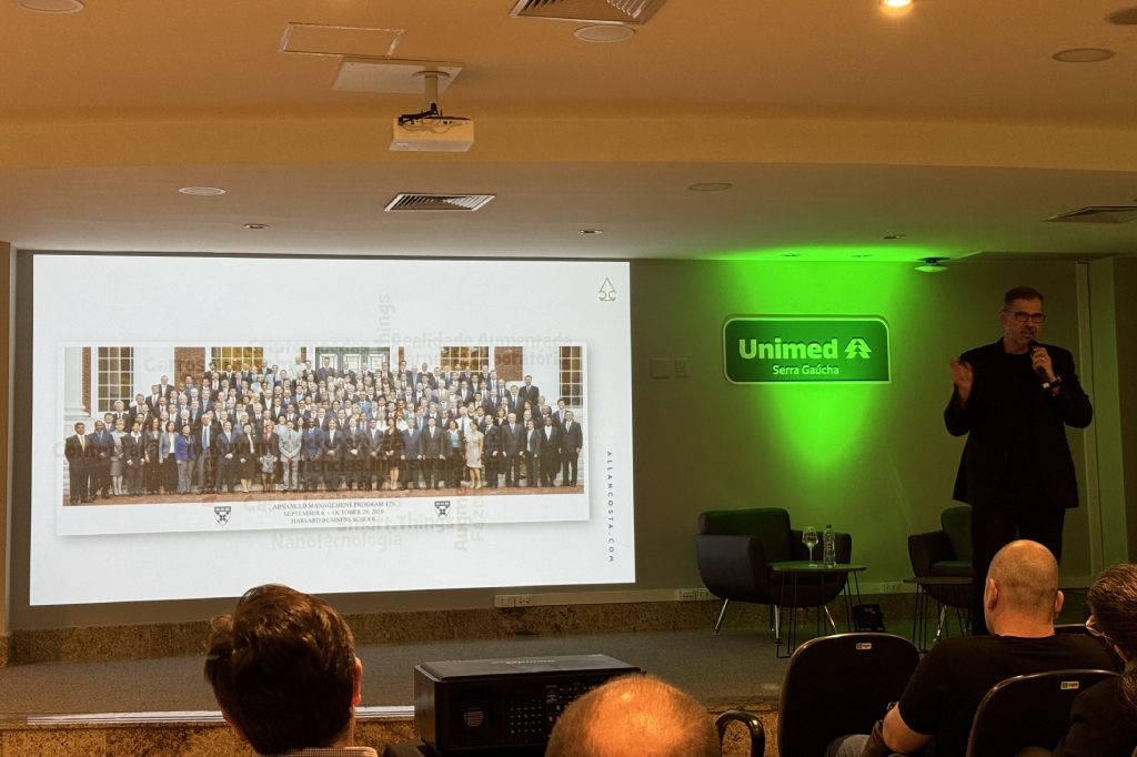 Em alusão aos seus 20 anos, Complexo Hospitalar Unimed recebe palestra de Allan Costa, referência em inovação empresarial