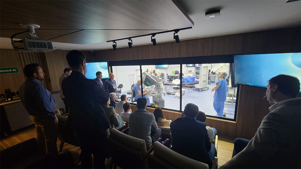 Turma de formação em cirurgia robótica reforça protagonismo da Unimed Serra Gaúcha em inovação